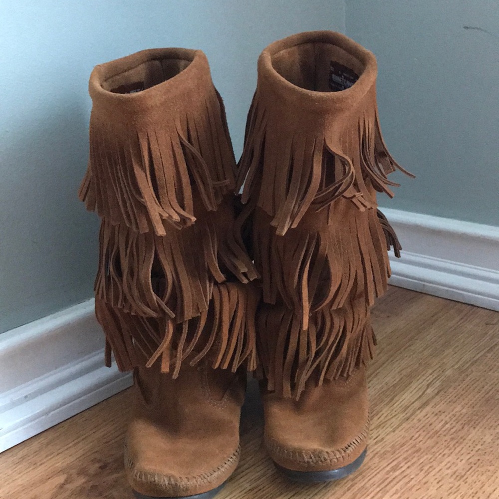 NWOT Minnetonka Tall Fringe Boots!